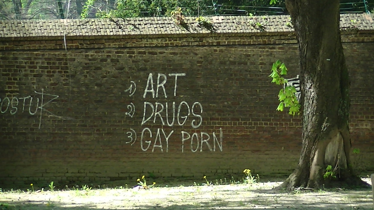porntendo:  sexellently:  queer-ass-punk:  graffiti found on the wall of the Royal castle