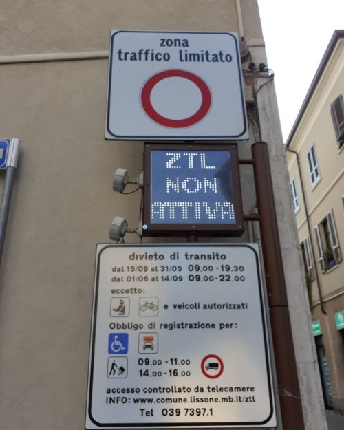 Perfino a Lissone, a volte, spengono la ZTL! A Seregno “CAMPA CAVALLO…” … Vero sindaco Rossi? 😶😶😶😶😶😶😶😶
https://www.instagram.com/p/CSi2x5HtJmK7LXYb8Hj-lOKUUBTafvN75KDuMY0/?utm_medium=tumblr