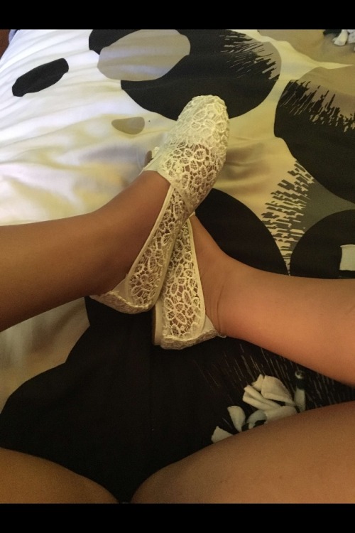 dirtygirlhannah: One of my slaves sent me a gift, I used it to buy myself new shoes aren’t they cute
