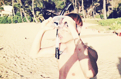 damnhaehyuk:  Hyukjae in Hawaii. (◡‿◡✿) 