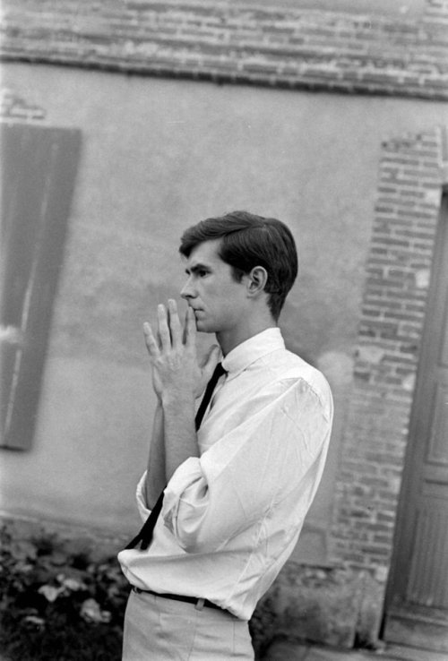 Anthony Perkins on the set of Psycho directed by Alfred Hitchcock, 1960