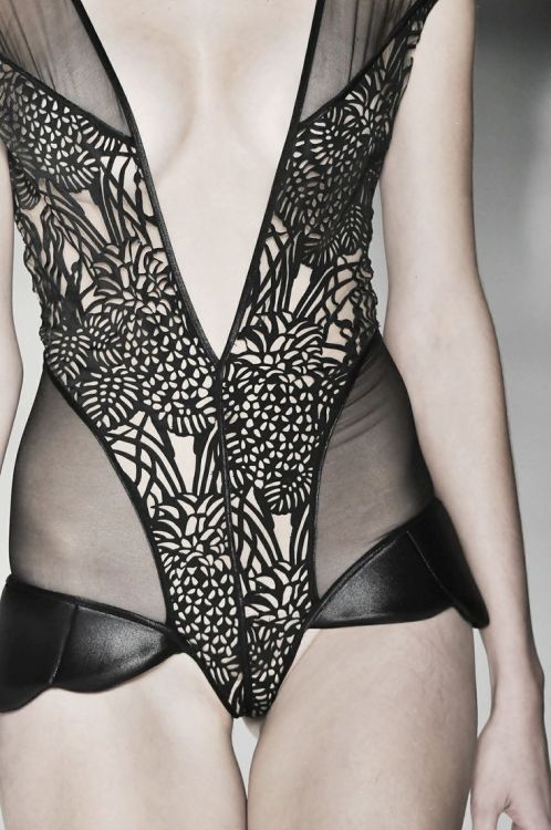 Adriana Degreas | S/S 2015 | Sao Paulo Fashion Week (via Pinterest)