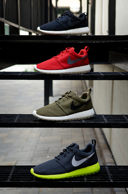 rago:  ulde-fsas:  sneakerphotogrvphy:  Nike Roshe, Four Floors by seango on Flickr.