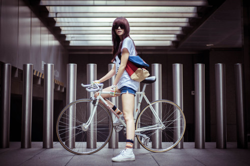 razumichin2:Fixed Gear Girl Taiwan - 8. White Nagasawa fixed gear bike and Manhattan Portage bagDSC_