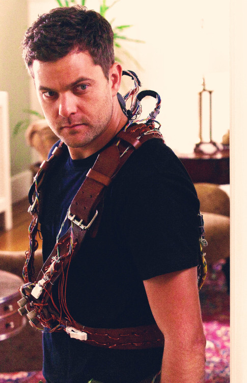 wobbledygook:  One PETER BISHOP cap per episode - 4x06 And Those We’ve Left Behind  Thinking: “BACON??”