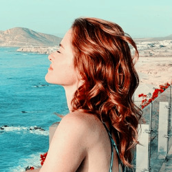 Sarah Drew  Da6a82f9266ba38cbbe1a38f627e5e7b0bcf2f41