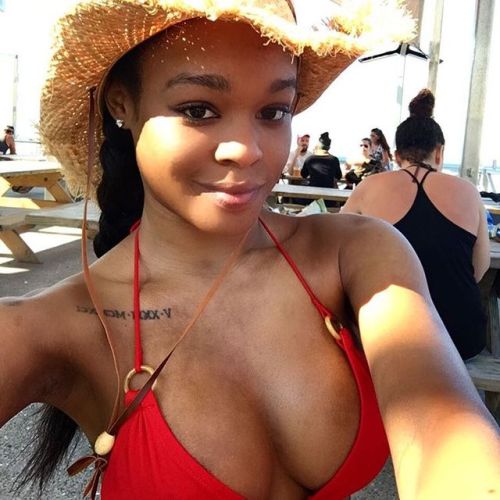 watermx:  Azealia Banks’ “Slay-Z” era selfies!  She got issues, but god she is gorgeous