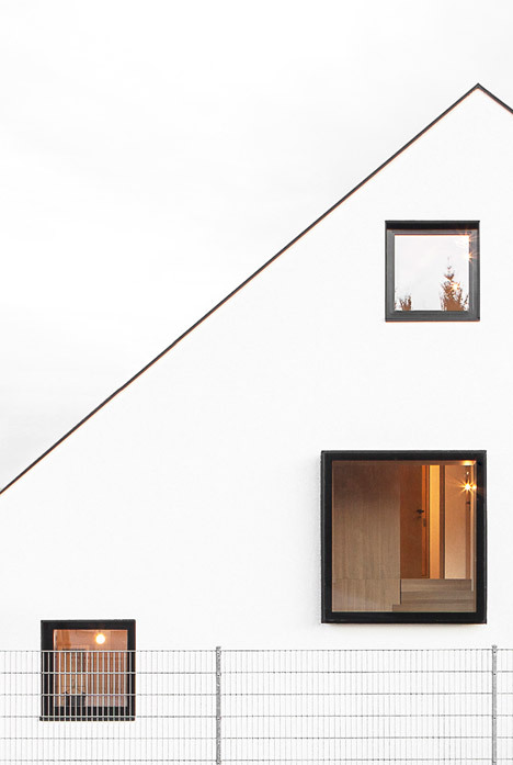 jamesrobertsonirvine:House B by Format Elf contains two floors within its large asymmetric roofFlip