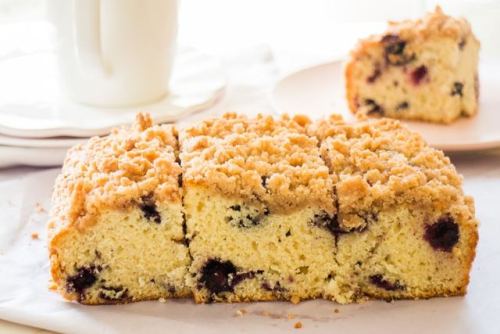 fullcravings:Blueberry Buckle Crumble Cake