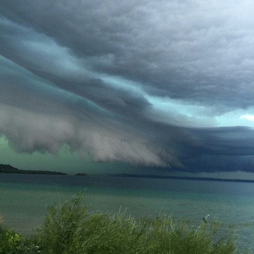 fatespinner: Caught some wicked pictures of the storm that hit my town today. Never seen the sky tur