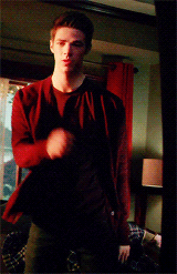 theflashdaily:  ‘So how does a superhero get ready for a date?Same as everybody