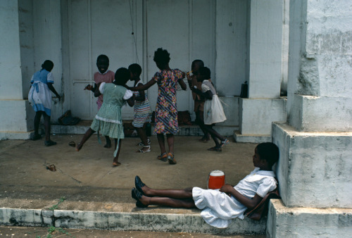 dolm:Gabon. 1984. Children playing outside the church at Libreville. Bruno Barbey.