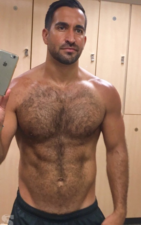 arabfitnessgods: Turkish muscle god messaged me in Scruff. Meet Bi Turkish living in Abu Dhabi. Got 