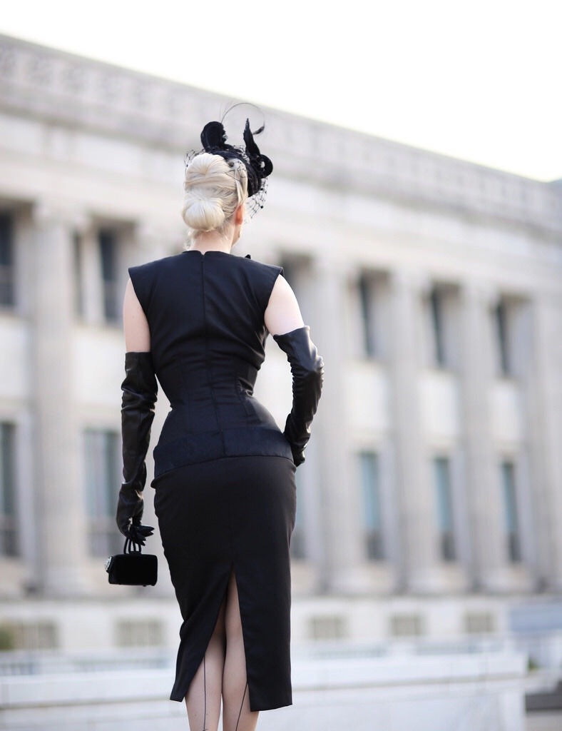 stockingtop:  www.chicagochicblog.blogspot.com