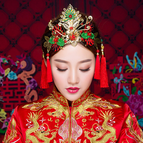 chinoiserie-mademoiselle:Traditional Chinese wedding headpieces (Part 2/2)I love these headdresses s