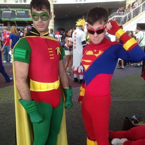 gaycomicgeek:Hmmm, I think Superboy and Robin accidentally switched costumes. 