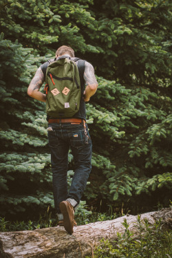 pennsylvania-pine:  Not sure if I like this photo, but I wanted to share something today so here is one from a few weeks ago. I love this TOPO bag I got it for Christmas last year and have used it everyday since!