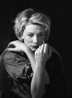 smokingissexy:  Cate Blanchett 