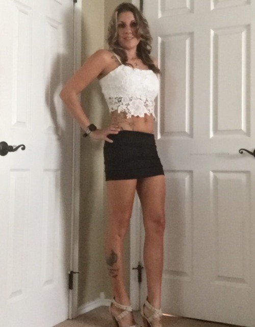 amateurwhoresociety:  Thanx for submitting !Got my dick very hard ;)