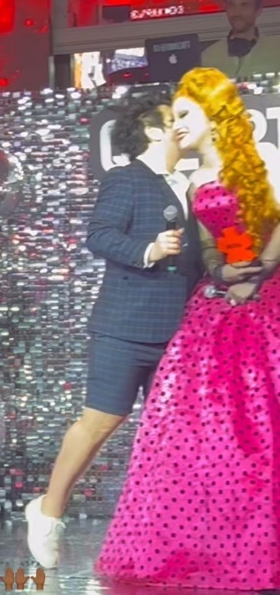 Screenshot Dump Of Jinkx At The Queerties Last Night!!! Shes Absolutely Glowing Im So In Love With Her