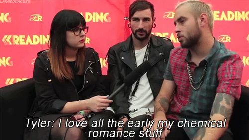 langdonhouse:  Tyler talking about MCR ft his pony tail (x)