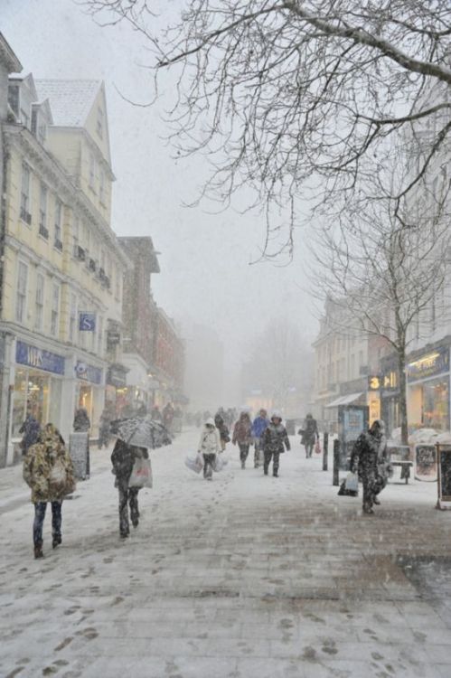 cocoandgin:A Sudden Deluge Of Snow Turns Norwich City Centre White So I’m dreaming winter snow