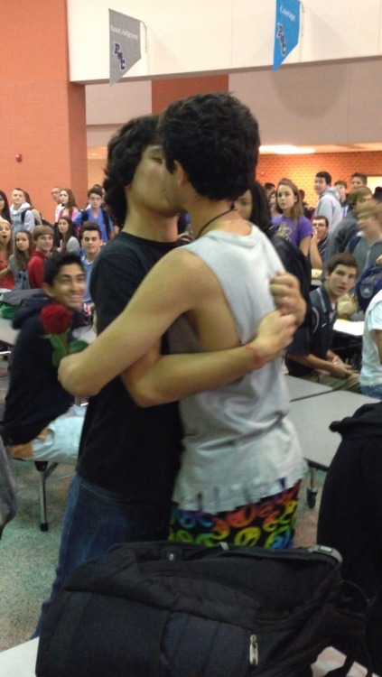 gay-couples-in-love:   Full Gallery - CLICK HEREOr find your SOUL MATE- Click Here  sexy.com 