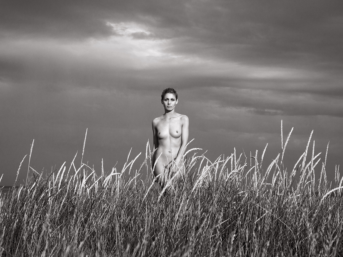 iwishidmadeit:  The excellent mono work of Vanessa von Zitzewitz. 