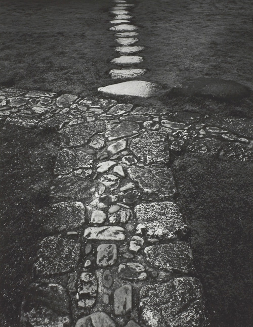 japaneseaesthetics:Artist: Yasuhiro IshimotoTitle: Rock Path in Front of the Old ShoinDate: Made 195