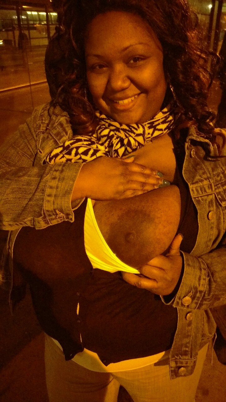 yolandathequeenbee:  Nice night for a flash
