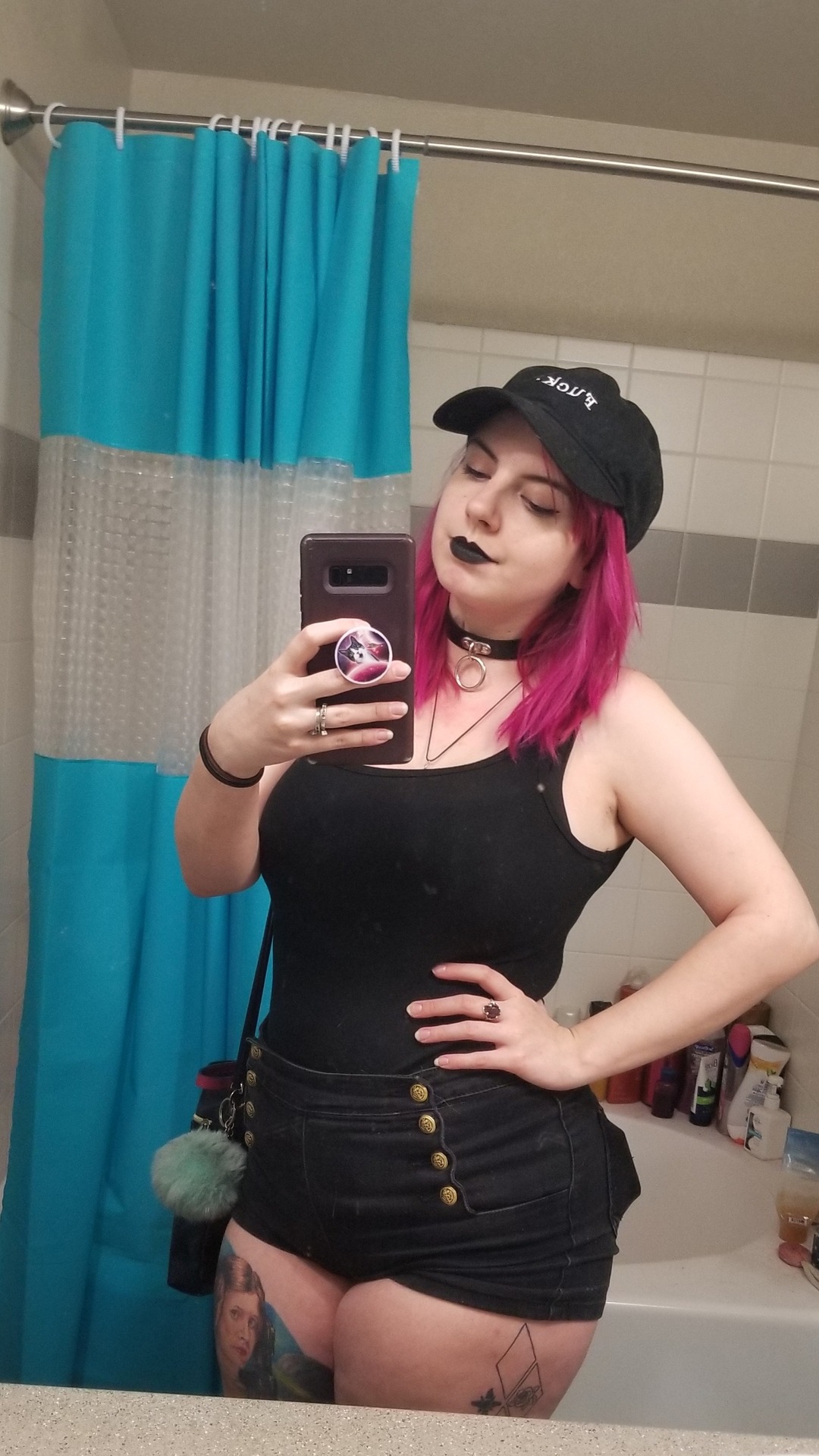 gladius-de-procella:  Summer goth in October, because Arizona is an oven.