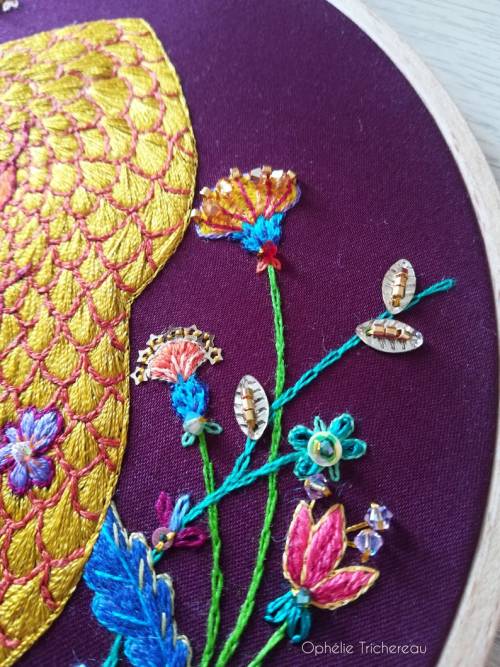 littlealienproducts:    Pangolin Embroidery Hoop Art by  OphelieTrichereau     Hand