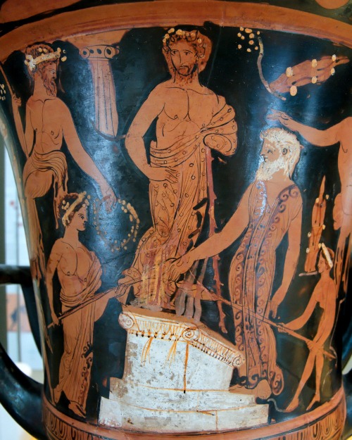 Nestor and his sons sacrifice to Poseidon at Pylos.  Attic red-figure calyx-krater, attributed 