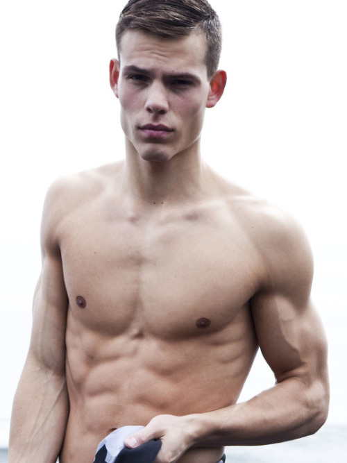 takemetobedandlosemeforever:  Orri Helgason