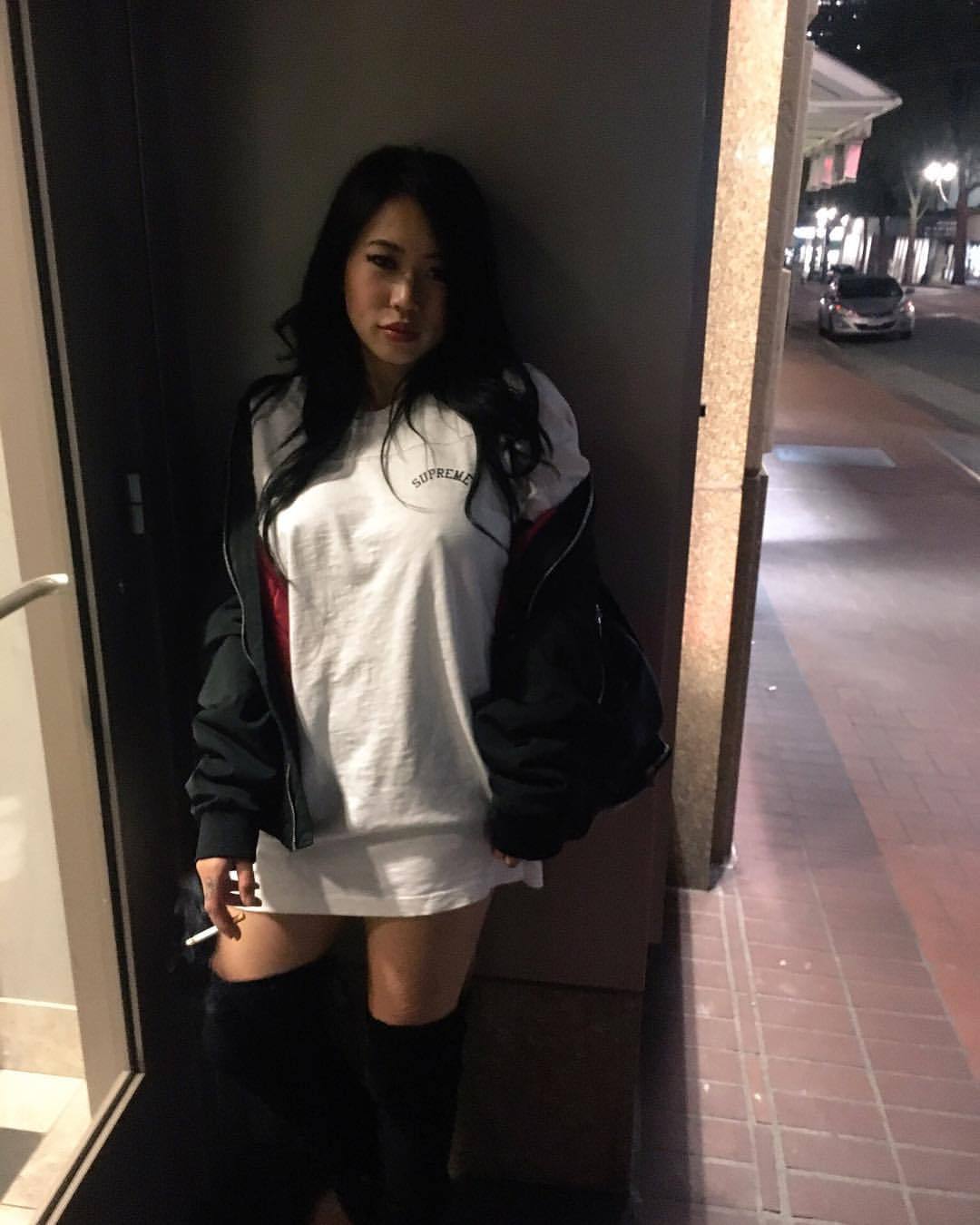 goldbloodedbabe:  does anyone have Nike passes in Portland for ya girl? hit me pls