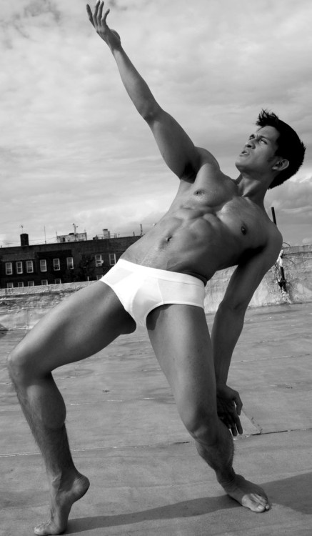 gcr75:  G’s aggregation of hot: male models (amateur / aspiring & pro), amateurs, selfies, etc. – model(s) unknown BY MATT HOPKINS