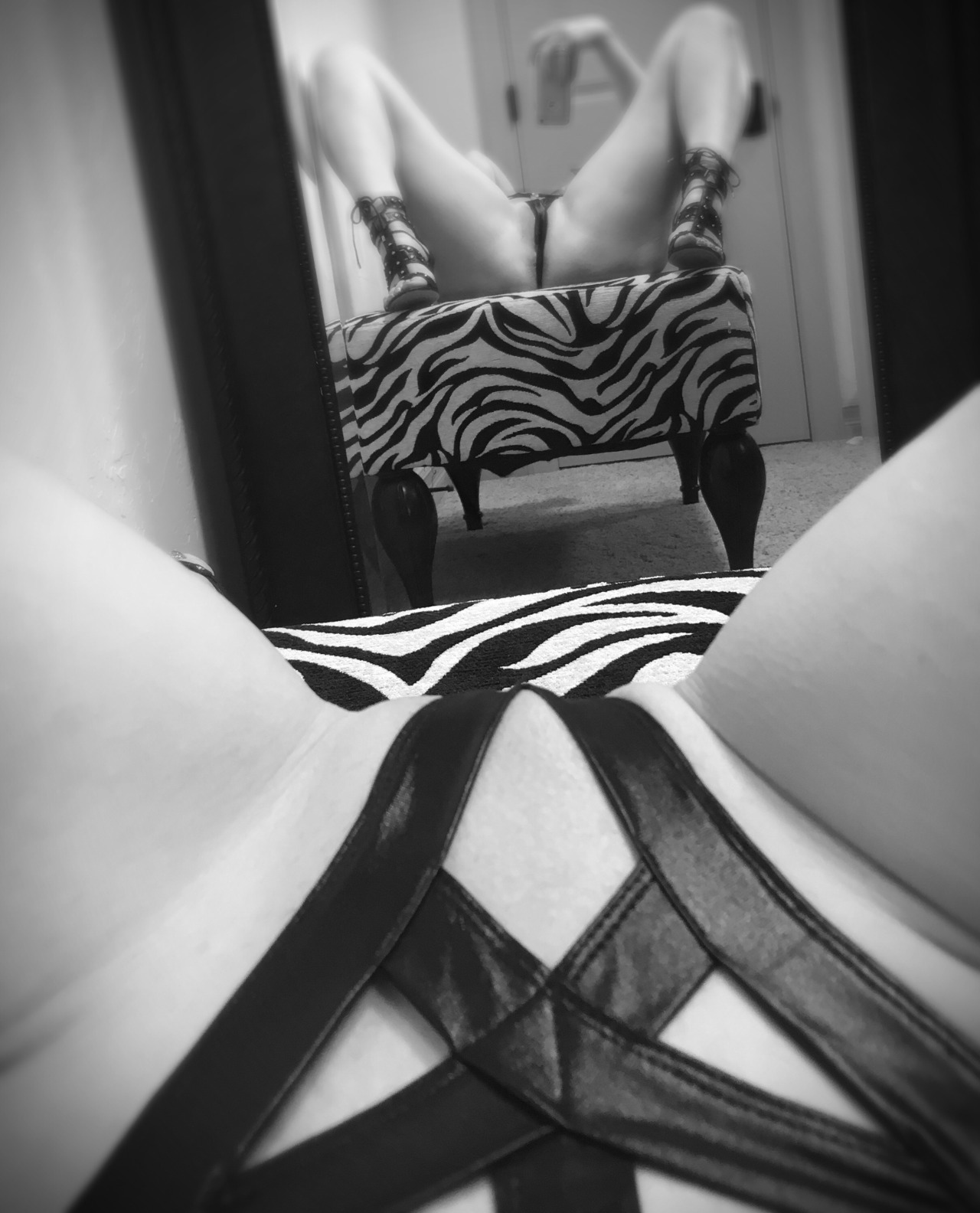 secretsexcloset:  secretsexcloset:  Love this outfit.  Love, love, love this outfit.