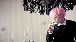heybigbang-deactivated20140126:        G-Dragon for Harper’s BAZAAR Korea        I find something fascinating about this pink haired boy… *googles “g-dragon”*