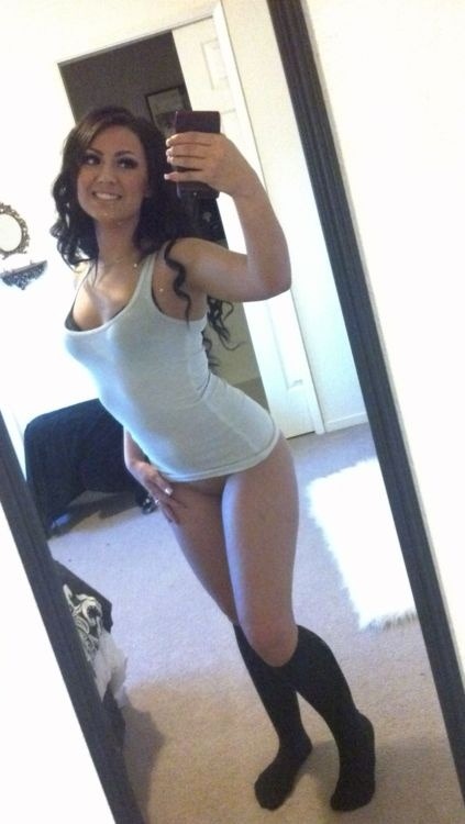 mirrorshot-girl:  Mirrorshot Girl followe me at : http://mirrorshot-girl.tumblr.com/