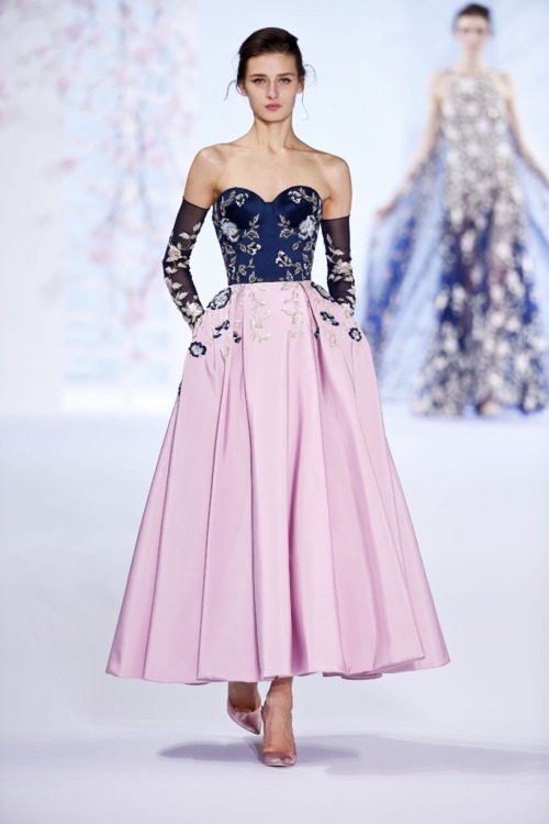 miss-mandy-m:  Ralph & Russo Spring 2016 Trend: dark green/blue & pink