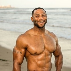 zamnzaddyyy:  Love Mature Black Men Follow: ZamnZaddyyy.Tumblr.com