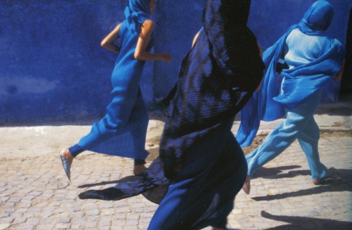 hellaween:  pleats please travel through the planet: morocco, photographed by yuriko takagi  pleats 