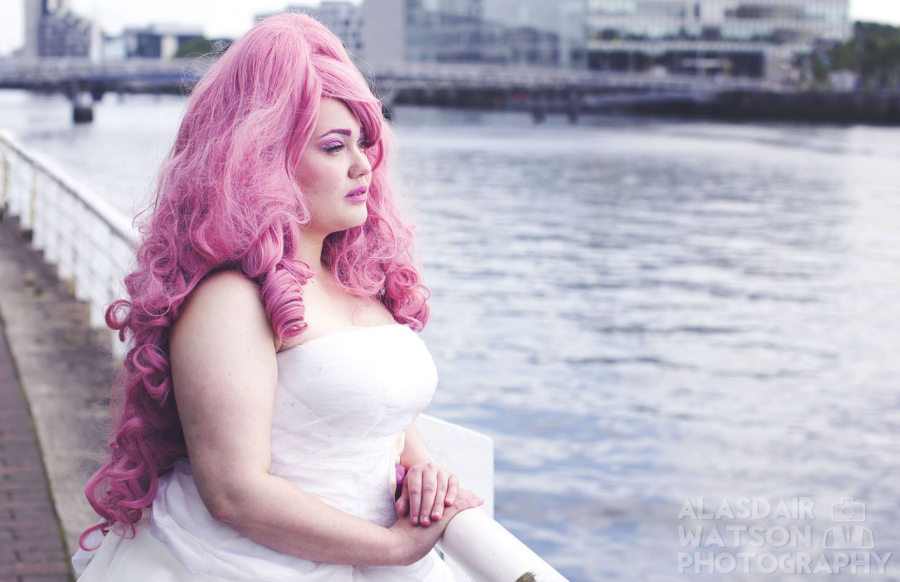 shota-moon:  Isn’t it remarkable, Steven?Ah! My Rose Quartz cosplay phots came