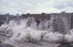 x7s018y3fhigoxg: (via 01_Pruitt-Igoe-1500x982.jpg