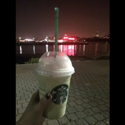 Romantic night with my bae 💕💕 (at Edgewater Riverfront Walkway)