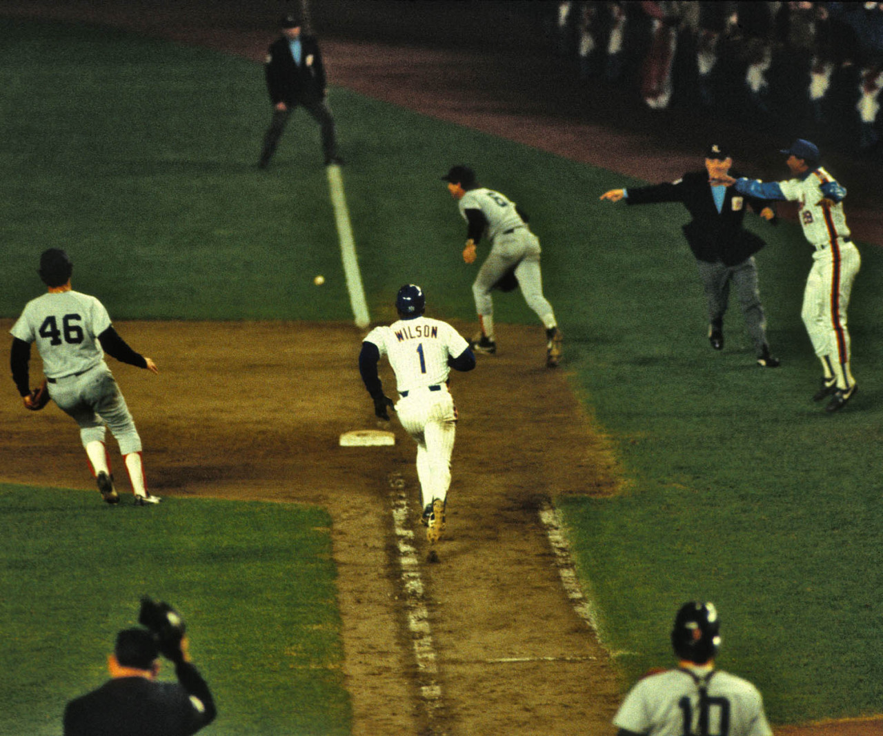 Baseball In Pics - Mookie Wilson and Bill Buckner 14 years after the  incident