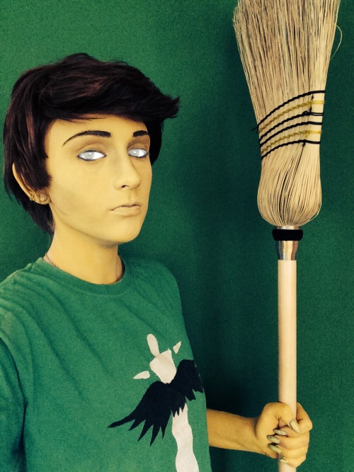 blaperile:  aderukitten:  Hussie selfies :P  HOLY FUCKING SHIT BEST HUSSIE COSPLAY I HAVE EVER SEEN 