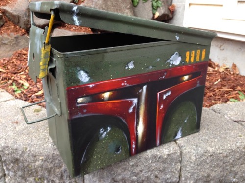 xombiedirge:  Boba Box by Augie Pagan / Blog 11” X 7” X 5.5” Acrylics and spray cans on metal ammo box. Part of “Star Wars The Art Show: Episode III”, at Ltd Art Gallery / Tumblr.