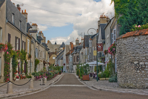 Picturesque old town of Beaugency in Loire Valley, France (by mortajilla).