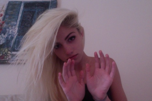 youngtroubledteen:  sympxthise:  x Pale x   Pretty & Pale ♡♥♡♥